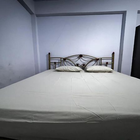 Oyo 92892 Aini Homestay Ternate Εξωτερικό φωτογραφία